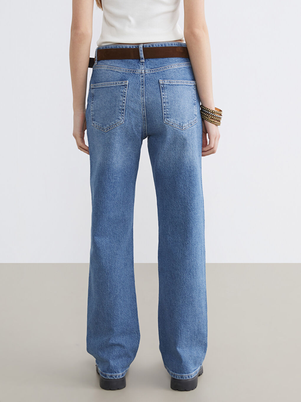 Mavi Beli Kemerli Wideleg Kadın Jean Pantolon-3