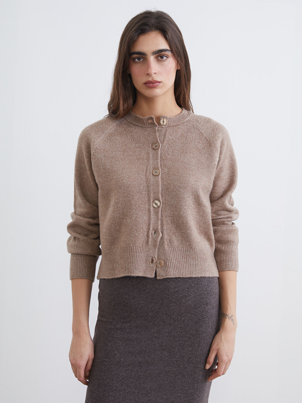 Women's crew neck knit cardigan