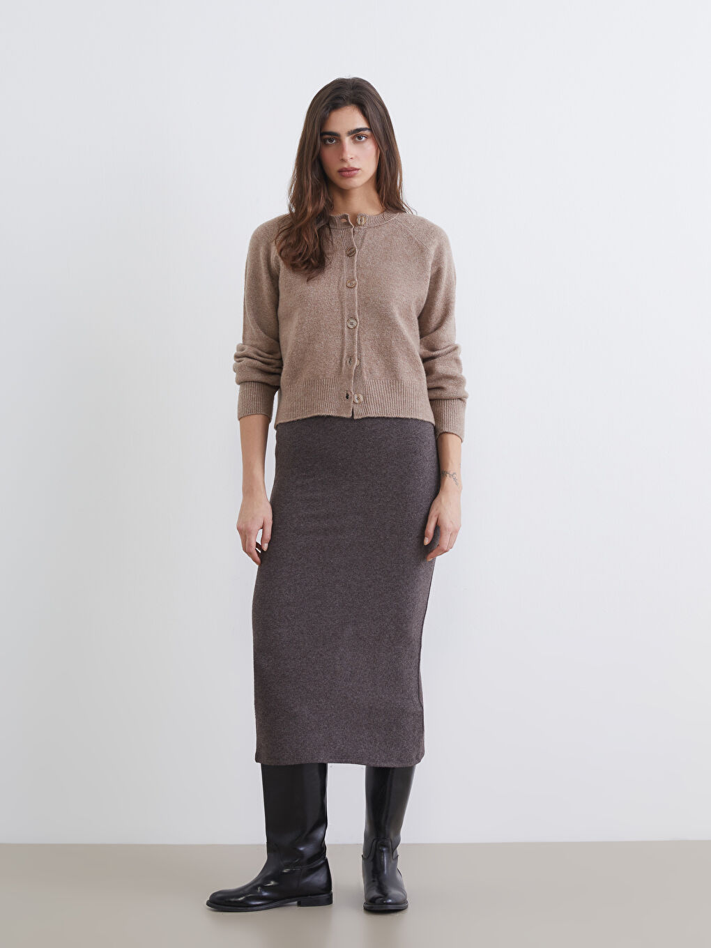 Women's crew neck knit cardigan-1