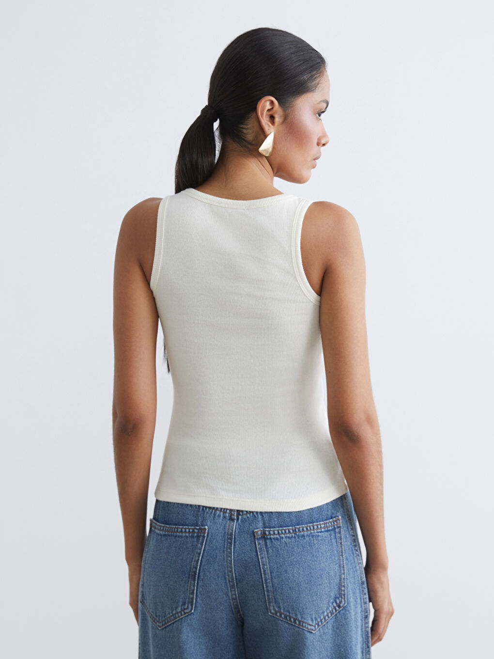 Ekru Bisiklet Yaka Kadın Atlet-3