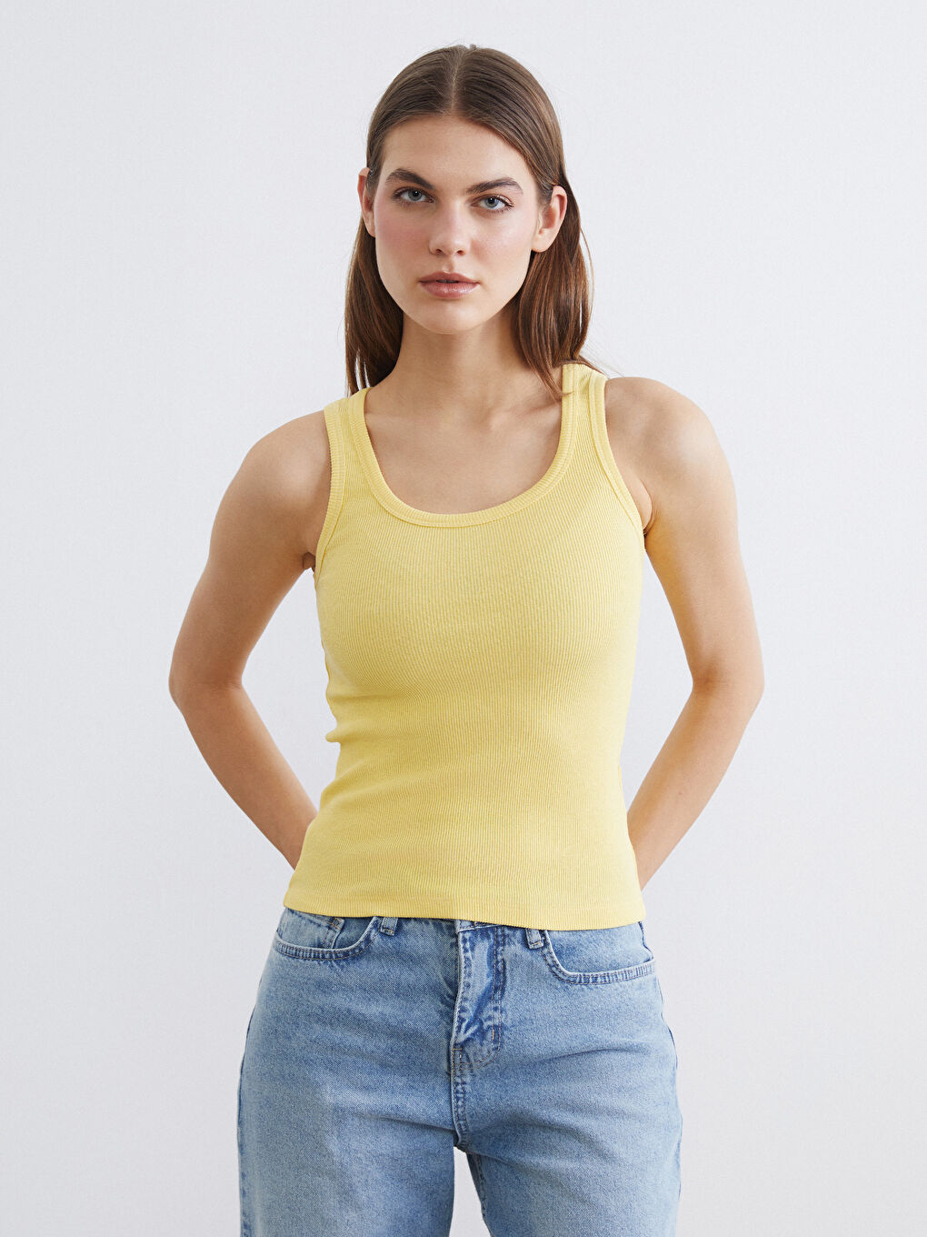 Sarı Bisiklet Yaka Kadın Atlet