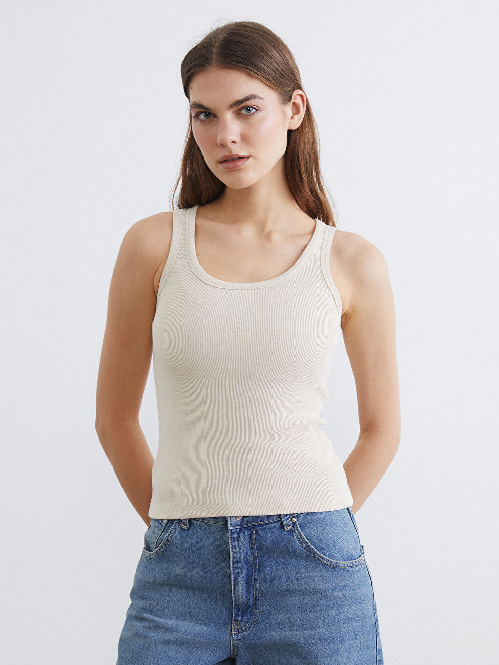 Bej Bisiklet Yaka Kadın Atlet