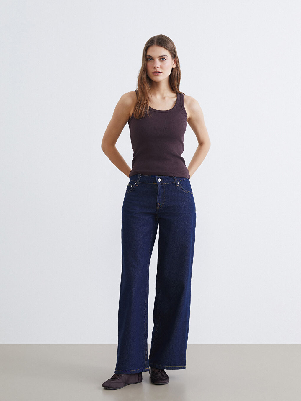 Kahverengi Bisiklet Yaka Kadın Atlet-1