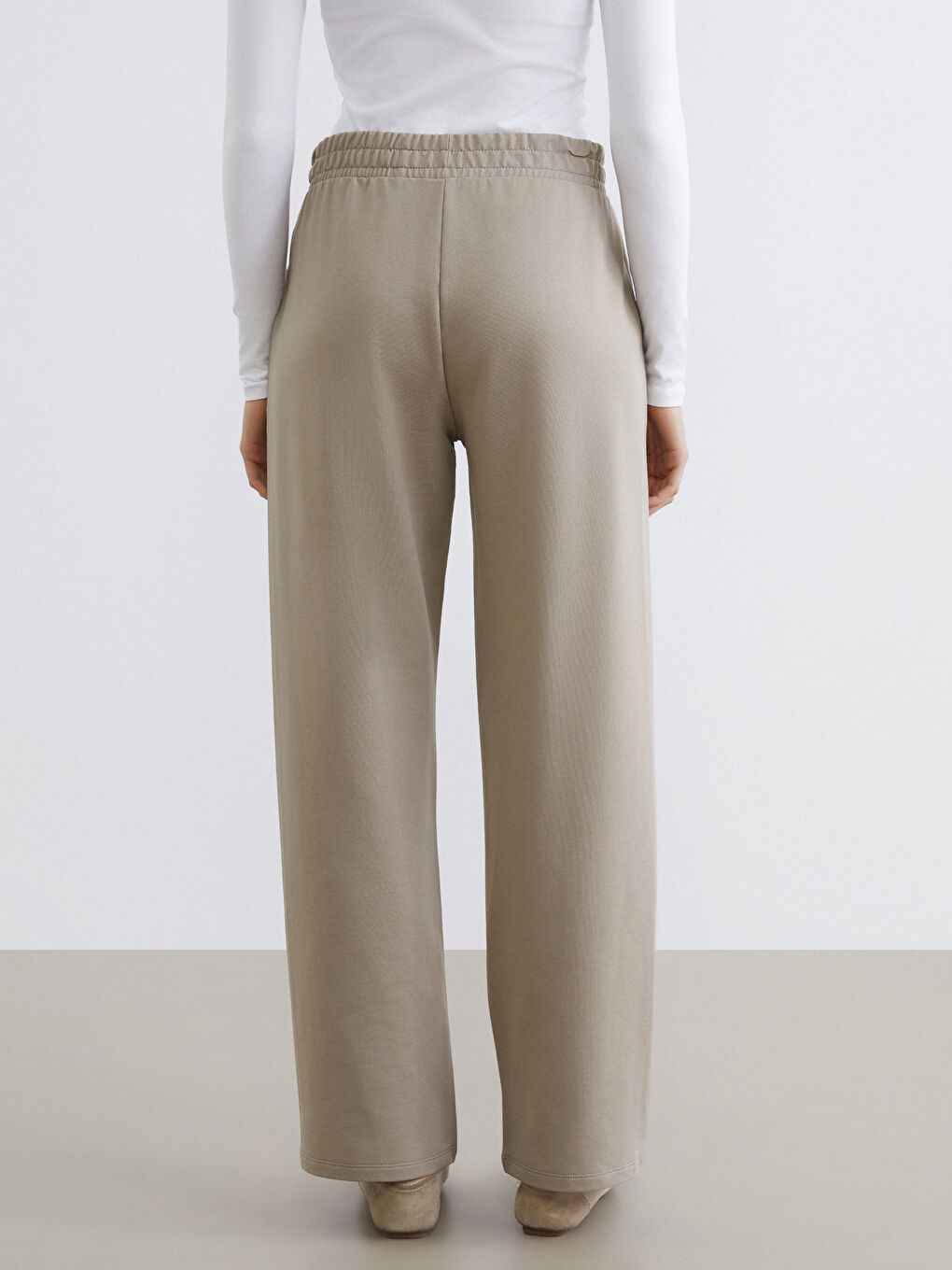 Bej Beli Lastikli Geniş Paça Kadın Eşofman Altı-3