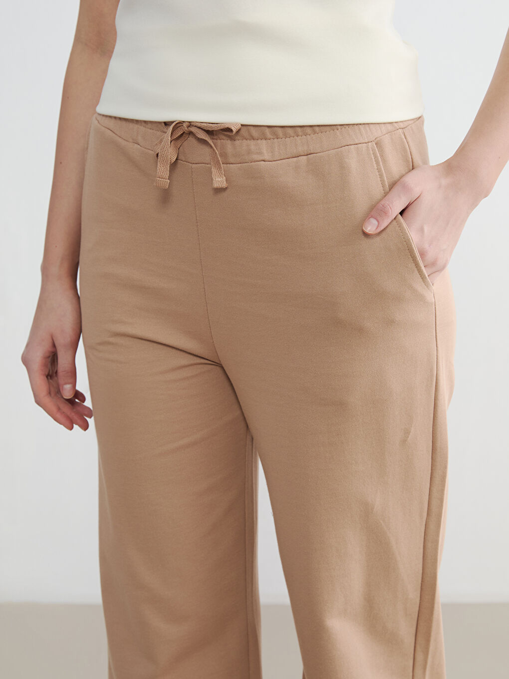 Bej Beli Lastikli Geniş Paça Kadın Eşofman Altı	-2