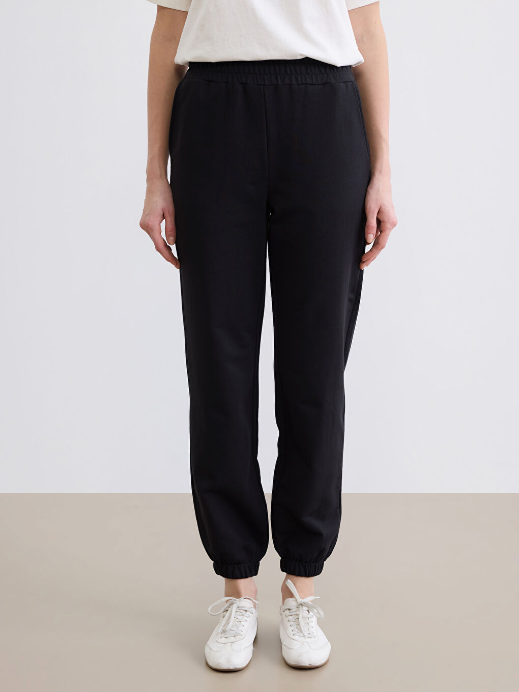 Siyah Beli Lastikli Kadın Jogger Eşofman Altı-1