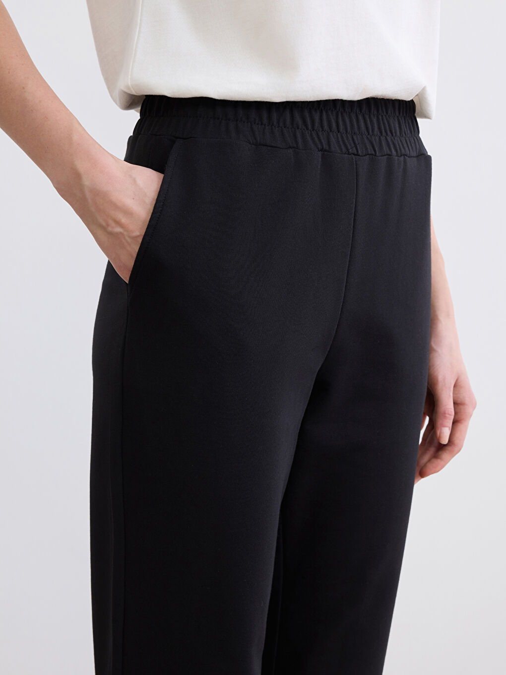 Siyah Beli Lastikli Kadın Jogger Eşofman Altı-2