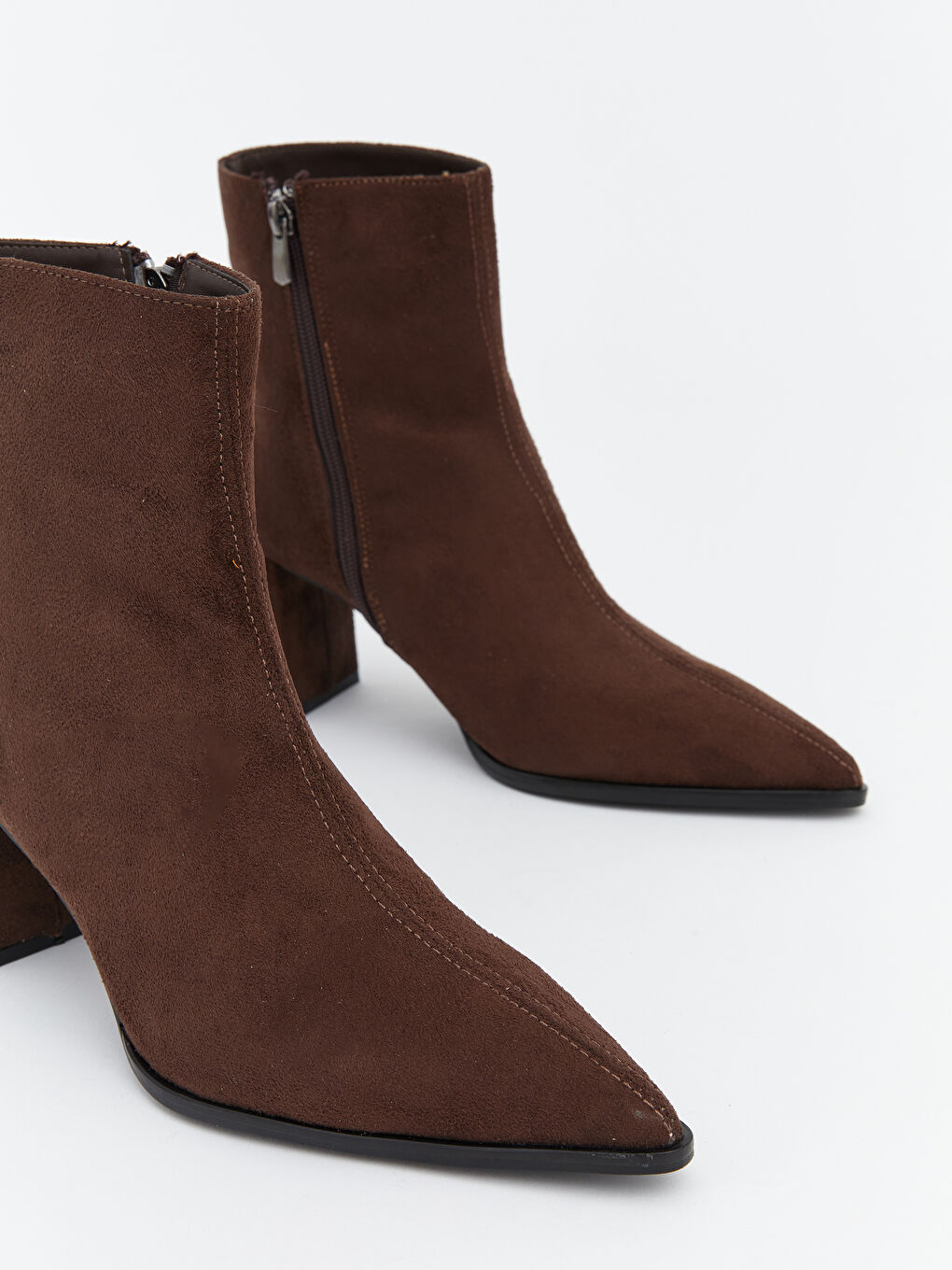 Kahverengi Sivri Burun Kadın Topuklu Bot-2