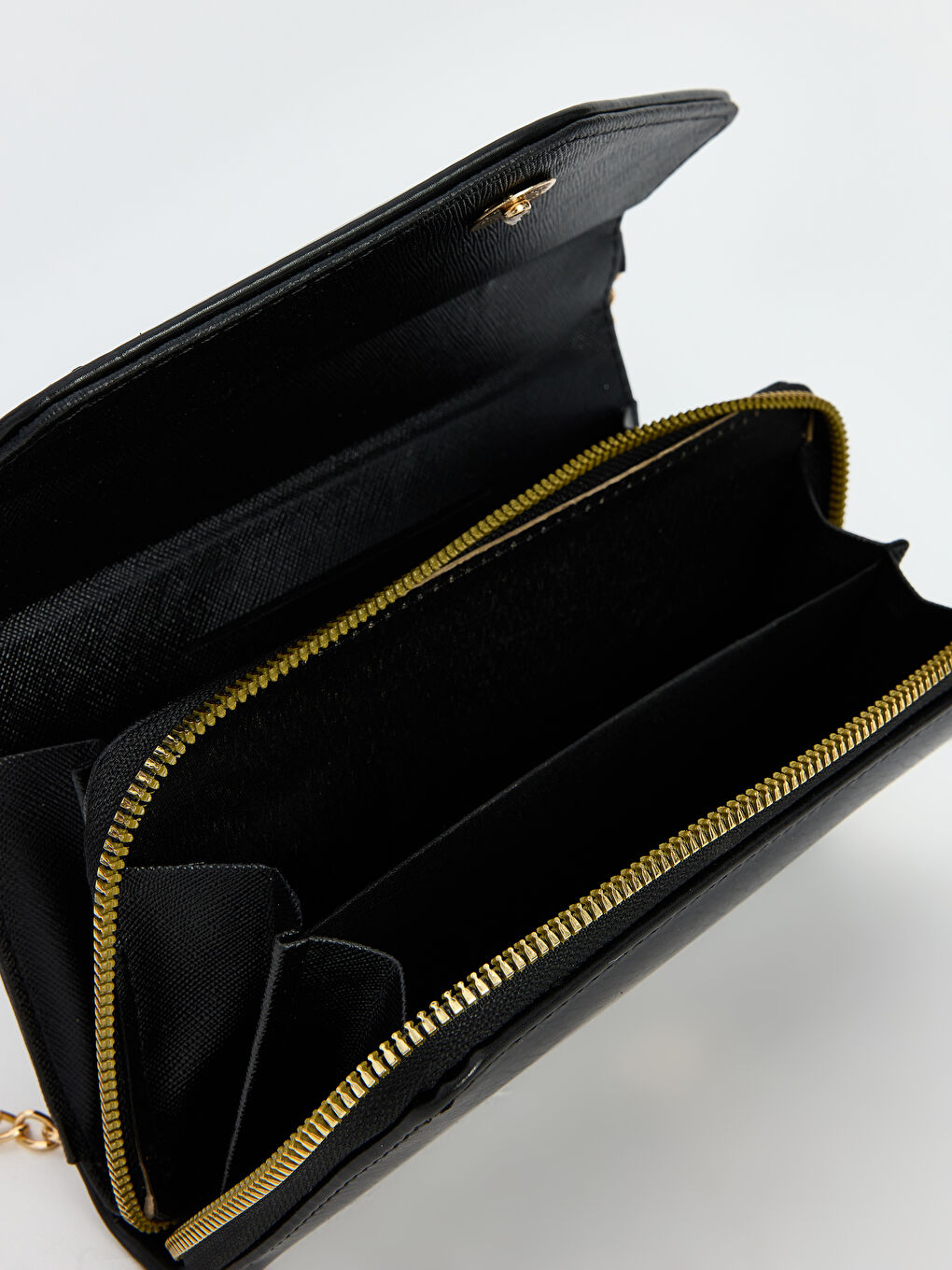 Chain-Strap Shoulder Bag-3