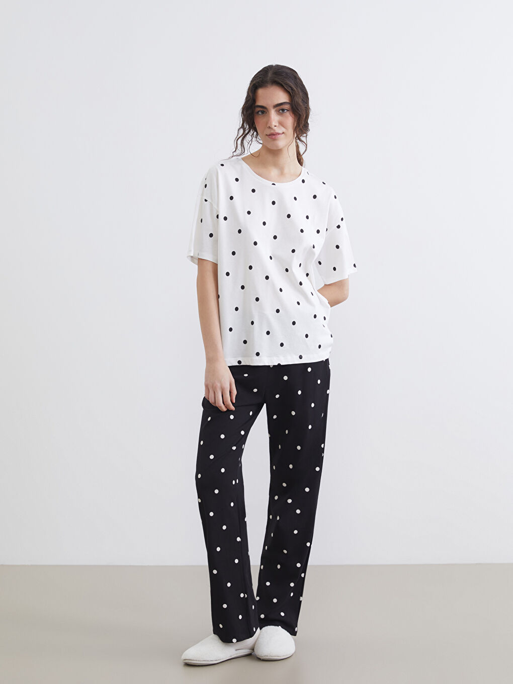 Ekru Bisiklet Yaka Puantiyeli Kadın Pijama Üstü-1