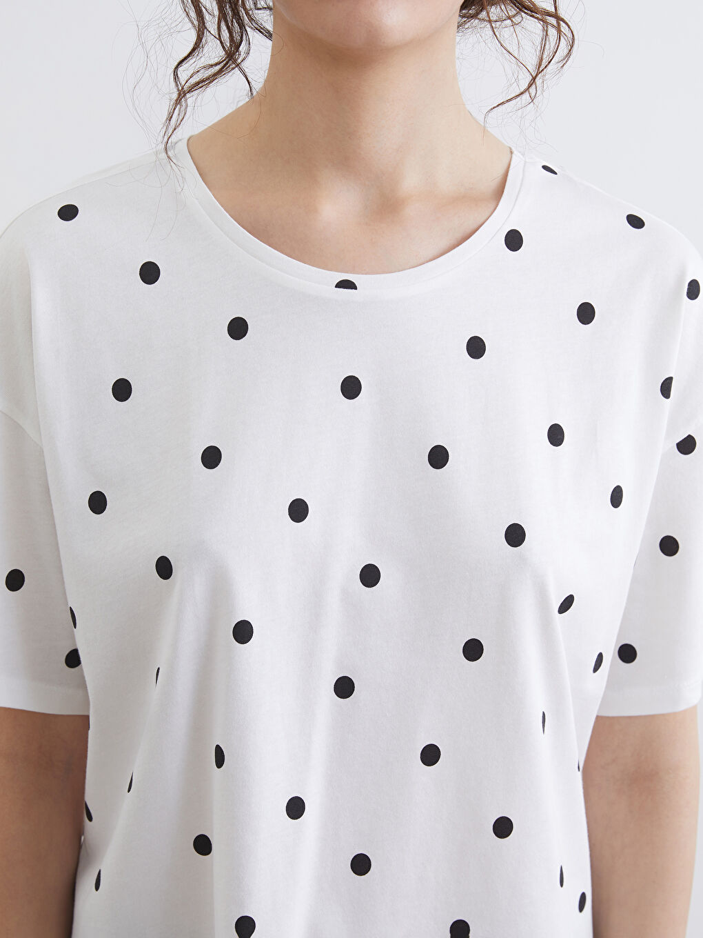 Ekru Bisiklet Yaka Puantiyeli Kadın Pijama Üstü-2