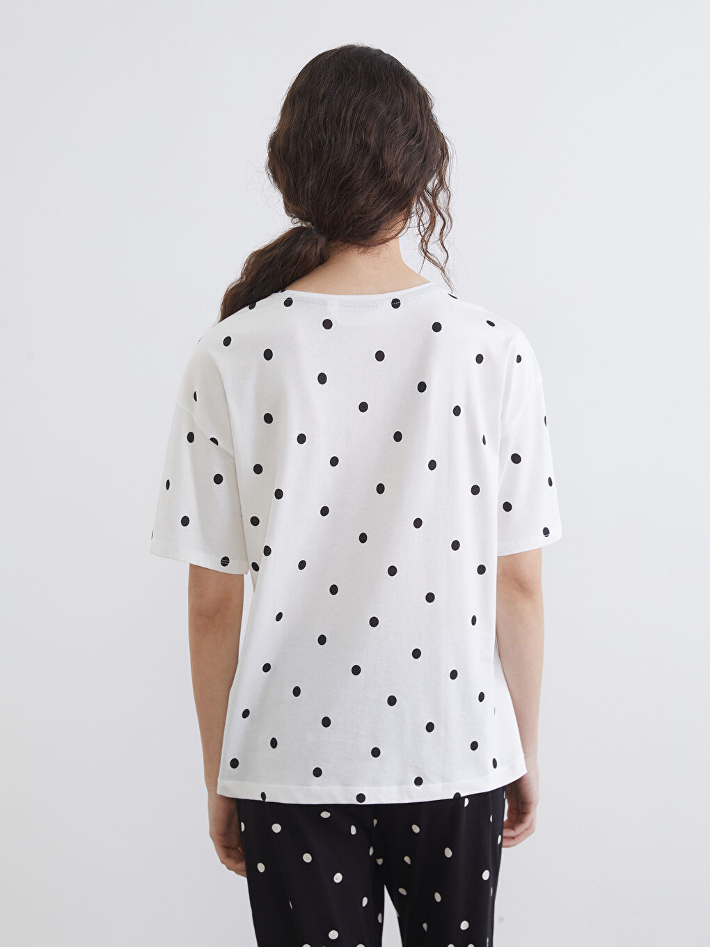 Ekru Bisiklet Yaka Puantiyeli Kadın Pijama Üstü-3