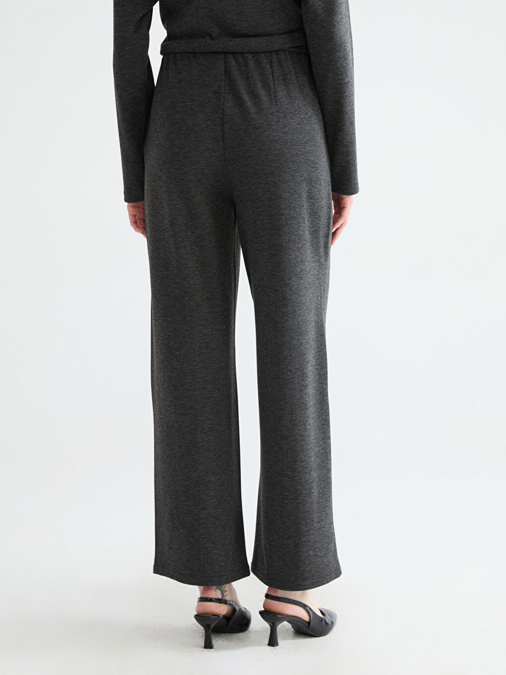 Woman BLACK Sweatpants-3