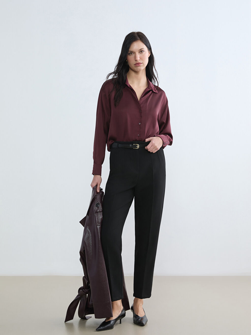 Siyah Beli Kemerli Kadın Cigarette Pantolon