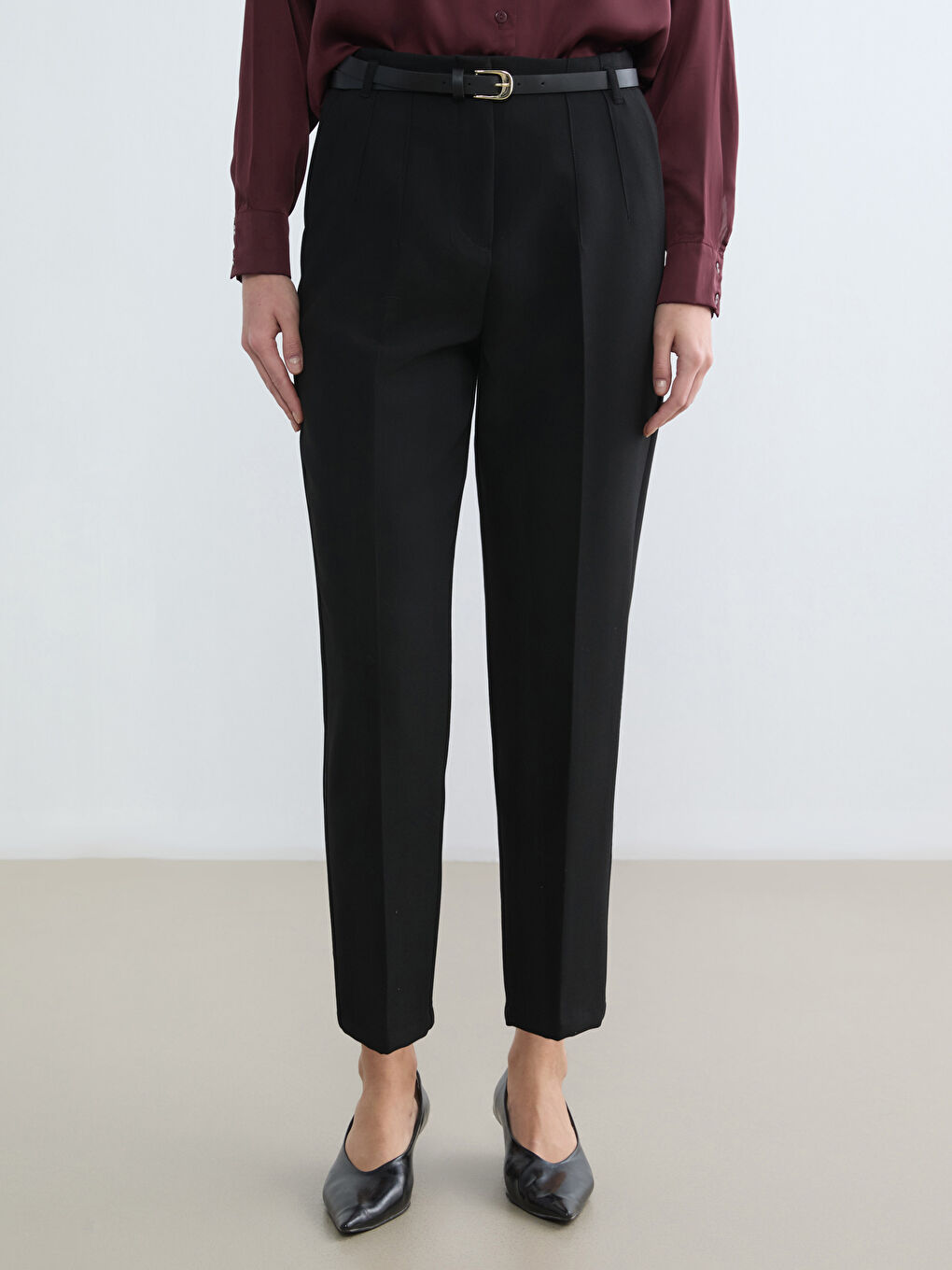 Siyah Beli Kemerli Kadın Cigarette Pantolon-1