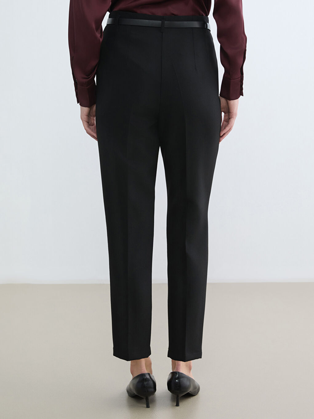 Siyah Beli Kemerli Kadın Cigarette Pantolon-3