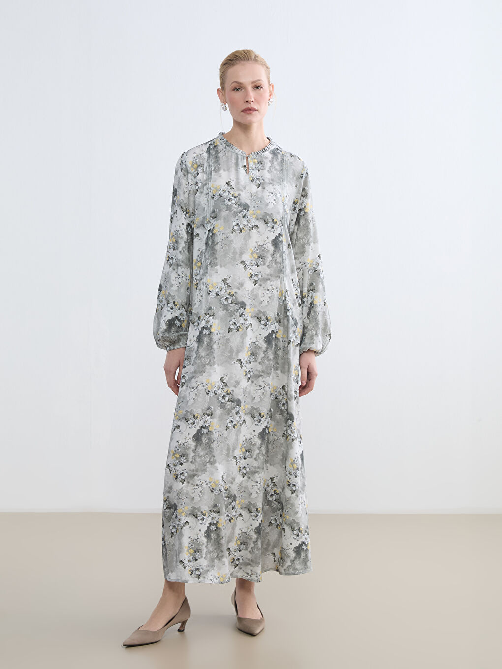 Gri Hakim Yaka Fırfırlı Çiçekli Elbise
