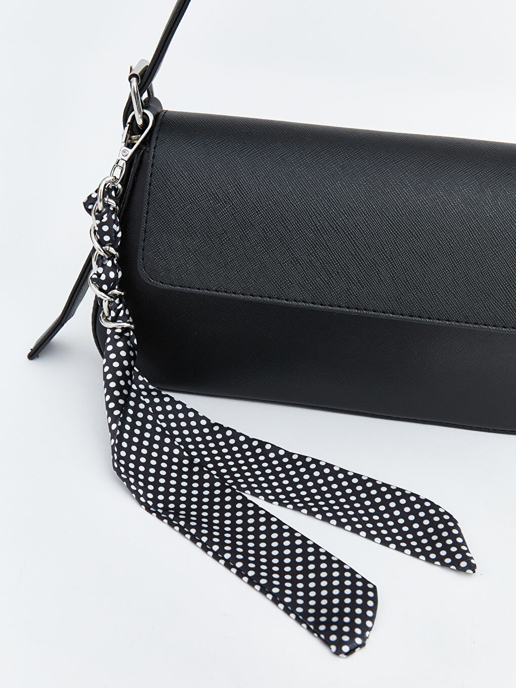 Siyah Puantiyeli Fular Detaylı Kadın Omuz Çantası-2