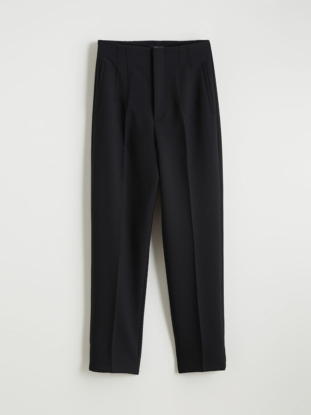 Siyah Carrot Fit Kadın Pileli Pantolon-4