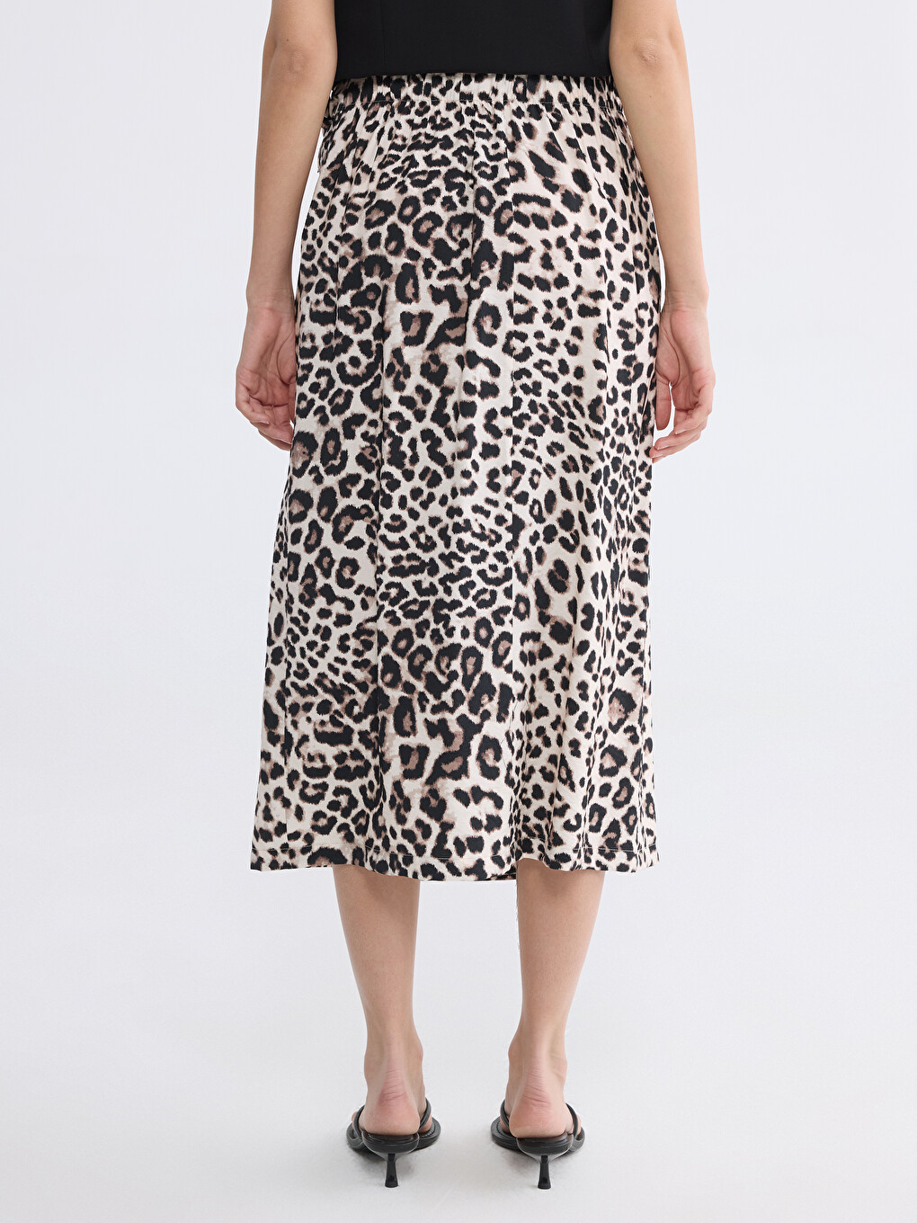 Woman Brown Skirt-3