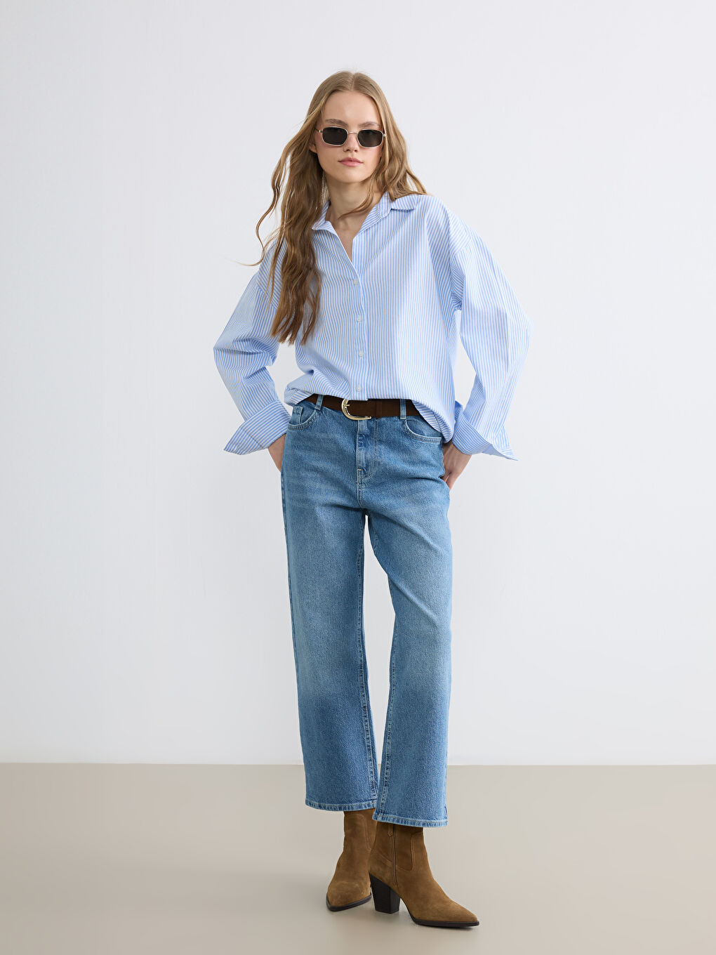 Mavi Beli Kemerli Wideleg Kadın Jean Pantolon