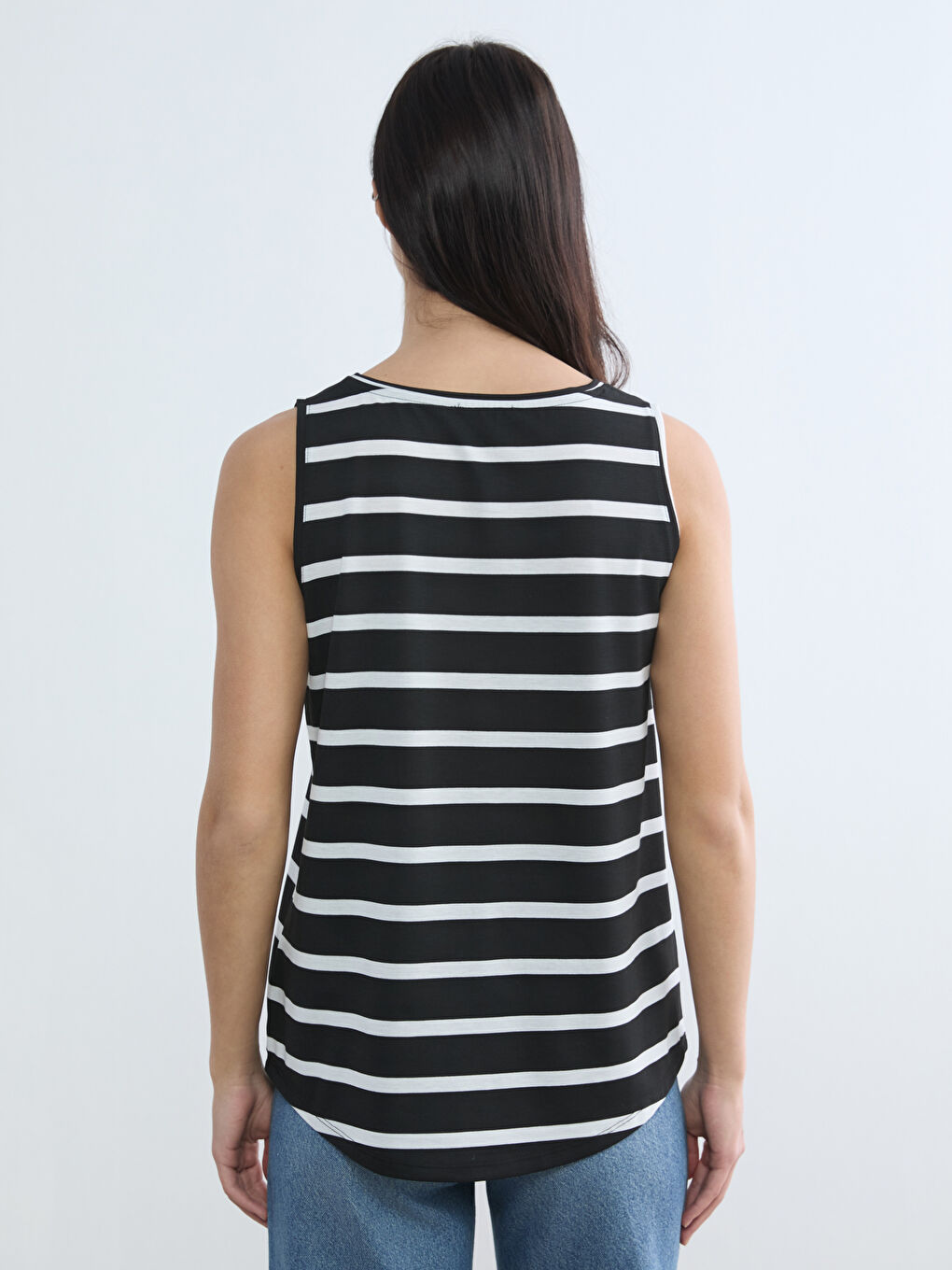 Siyah Bisiklet Yaka Çizgili Kadın Atlet-3