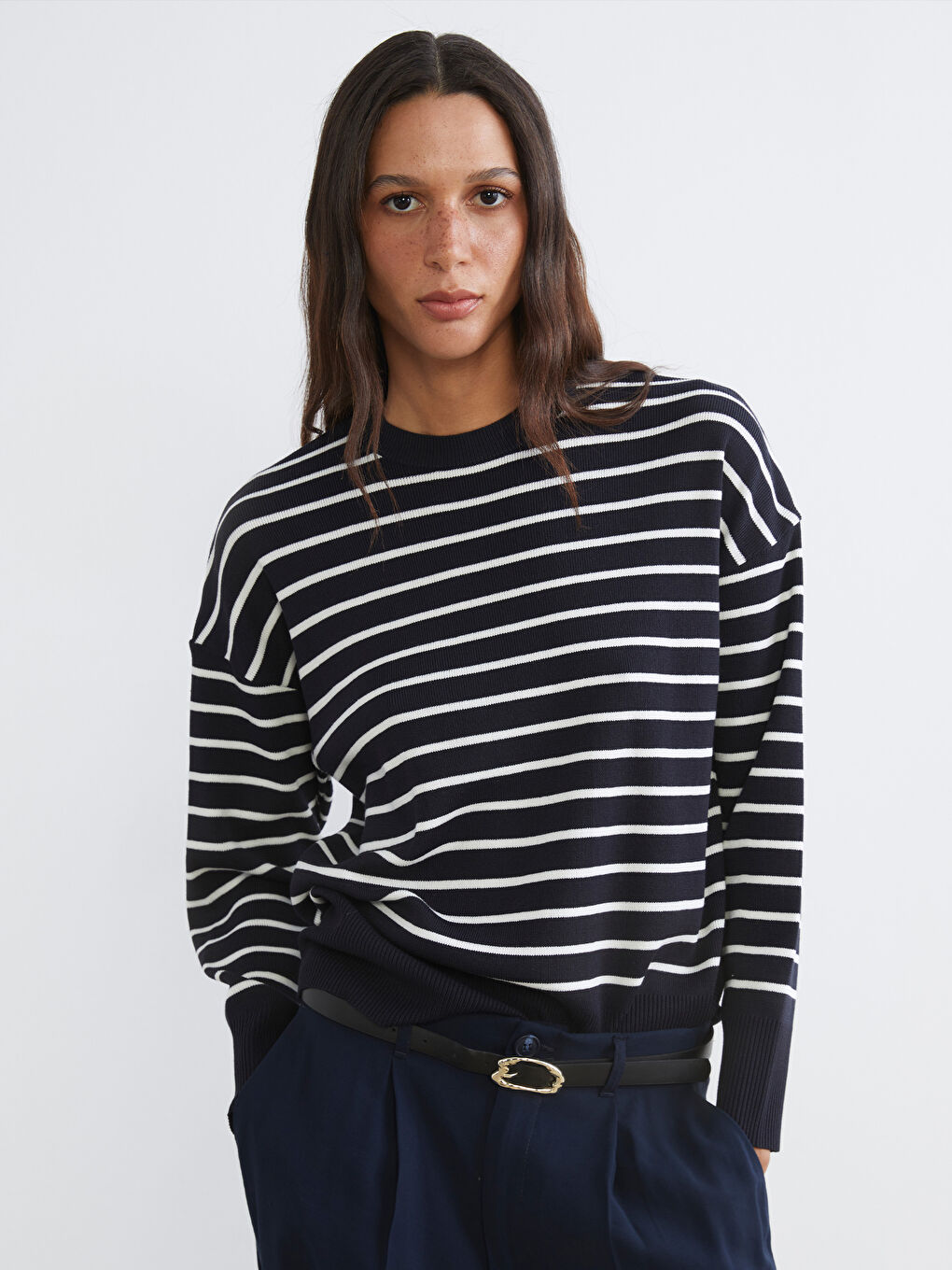 Woman NAVY Sweater
