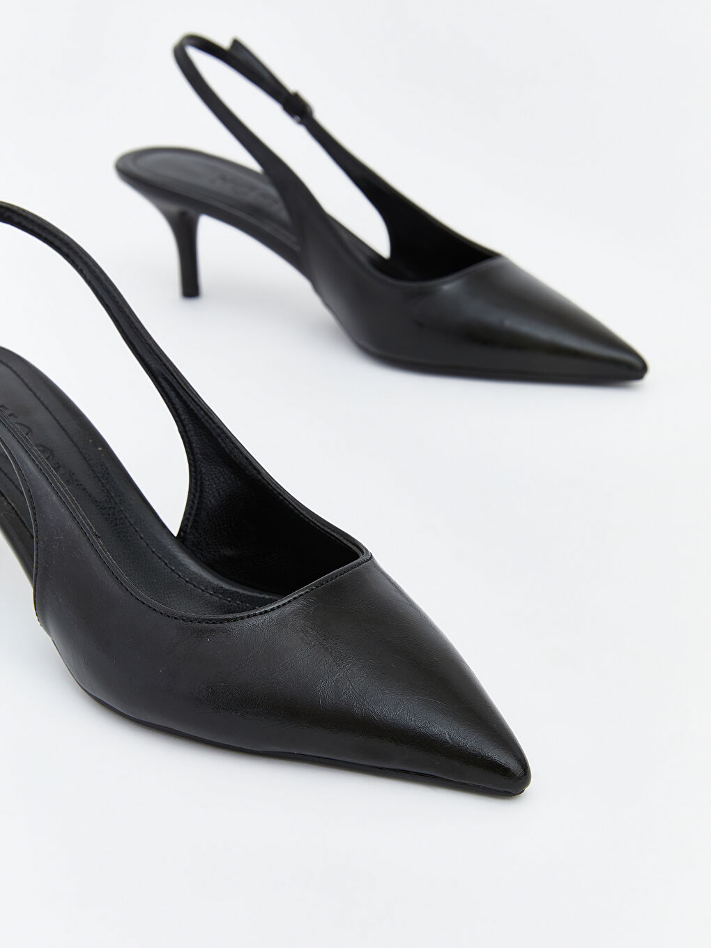 Siyah Sivri Burun Kadın Topuklu Ayakkabı-2