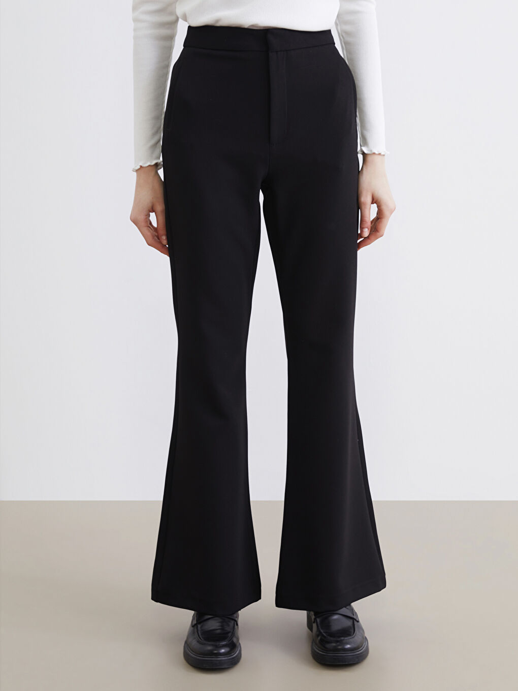 پانتۆڵ ڕه‌ش ژن-1