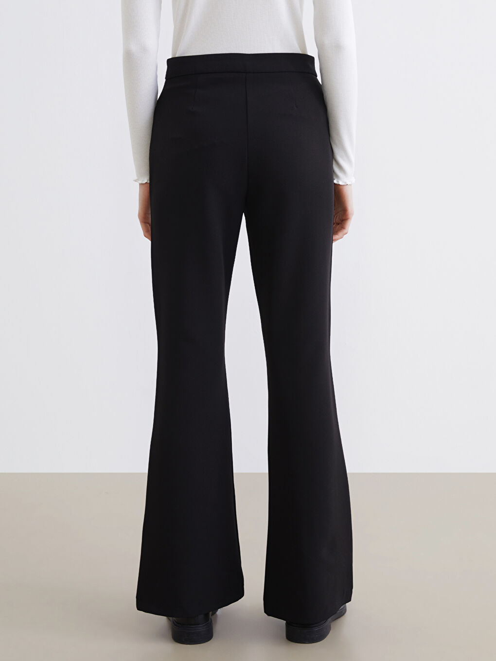 پانتۆڵ ڕه‌ش ژن-3