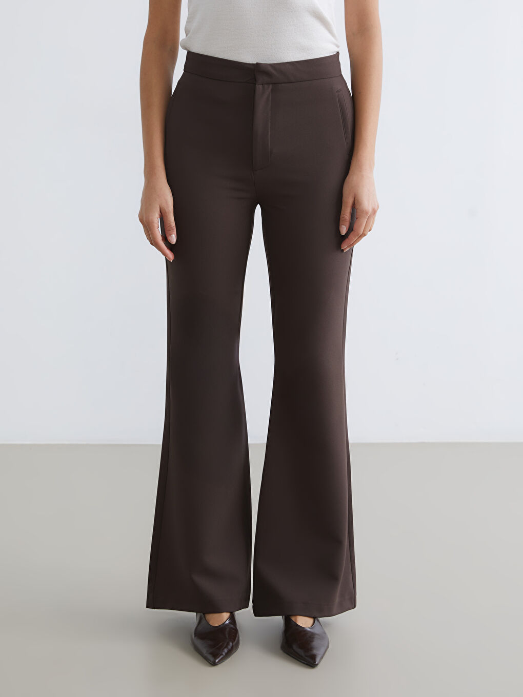 پانتۆڵ قاوه‌یی ژن-1