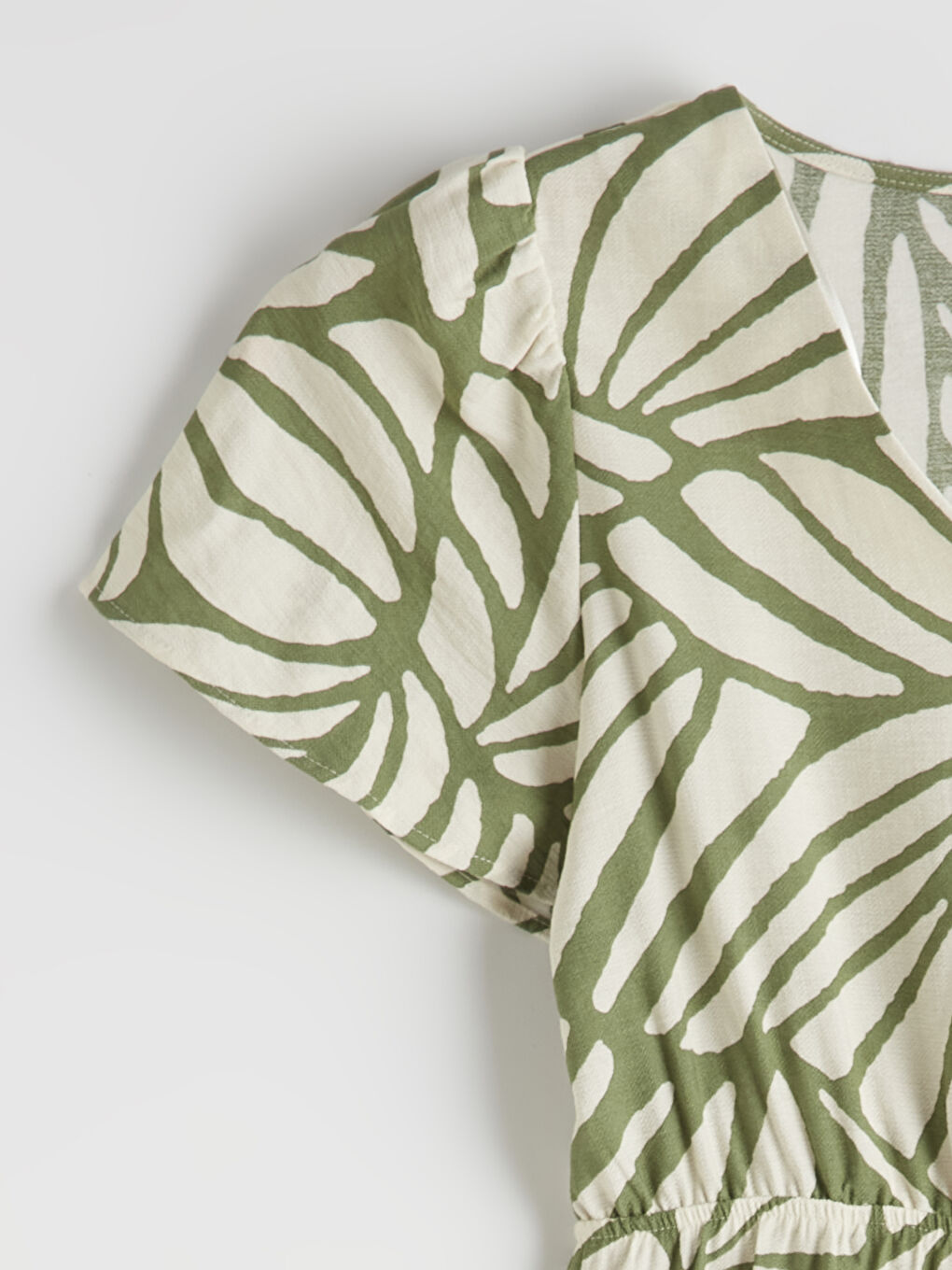 Yeşil Kruvaze Yaka Desenli Belden Oturtmalı Elbise-5