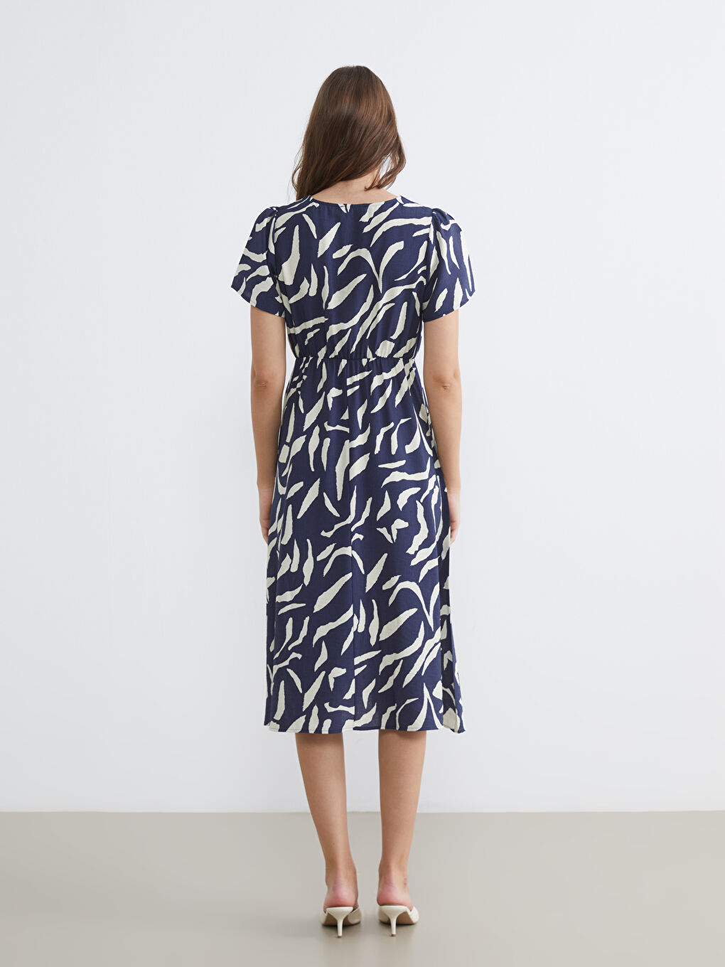 Lacivert Kruvaze Yaka Desenli Belden Oturtmalı Elbise-3