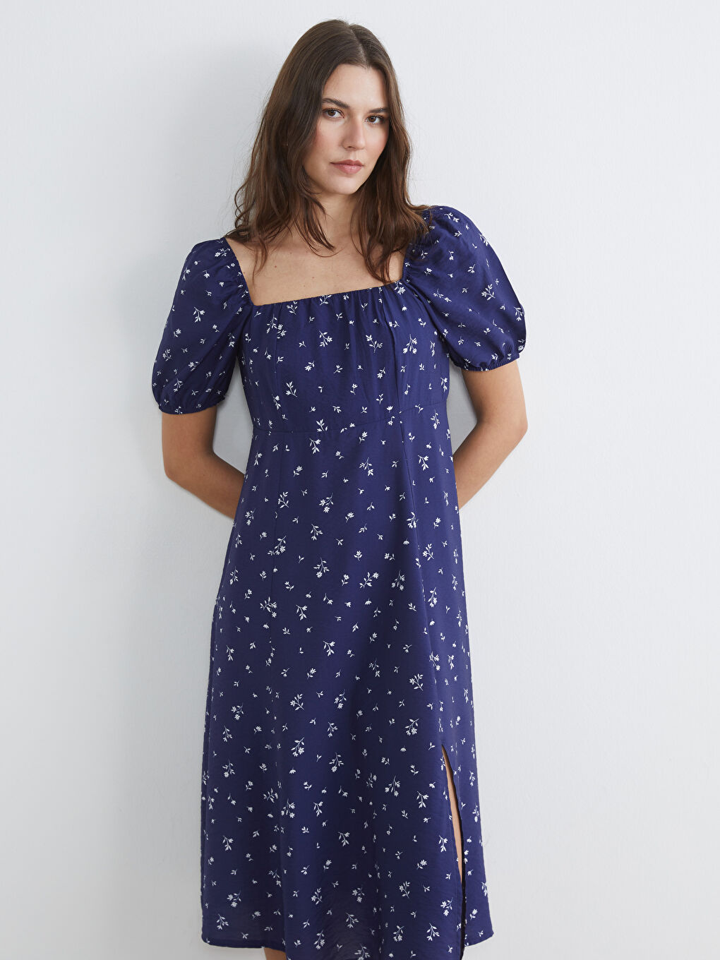 İndigo Kare Yaka Çiçekli Yırtmaçlı Elbise	-1