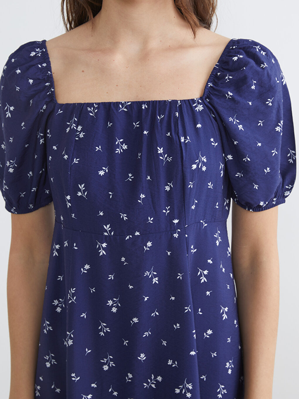 İndigo Kare Yaka Çiçekli Yırtmaçlı Elbise	-2