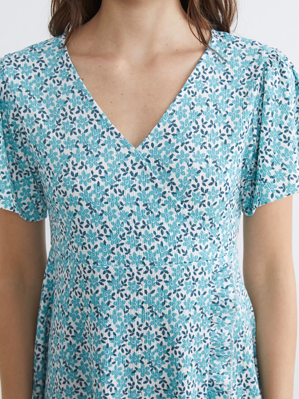 Mavi Kruvaze Yaka Çiçekli Belden Oturtmalı Mini Elbise-2