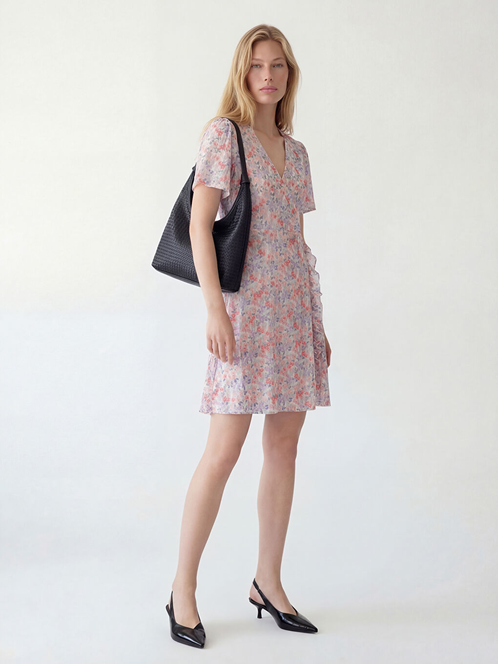 Lila Kruvaze Yaka Çiçekli Belden Oturtmalı Mini Elbise