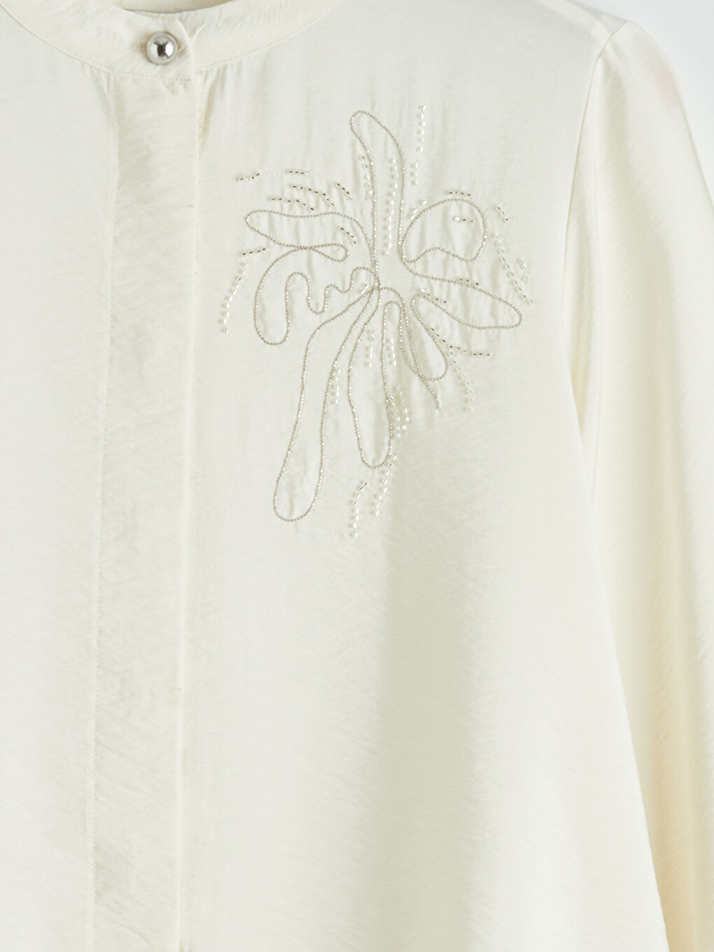 Ekru Hakim Yaka Nakışlı Kadın Gömlek-4