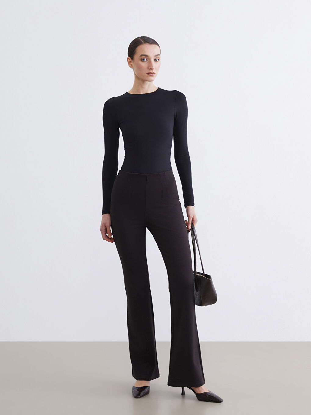 Kahverengi Dar Fit İspanyol Paça Kadın Pileli Pantolon