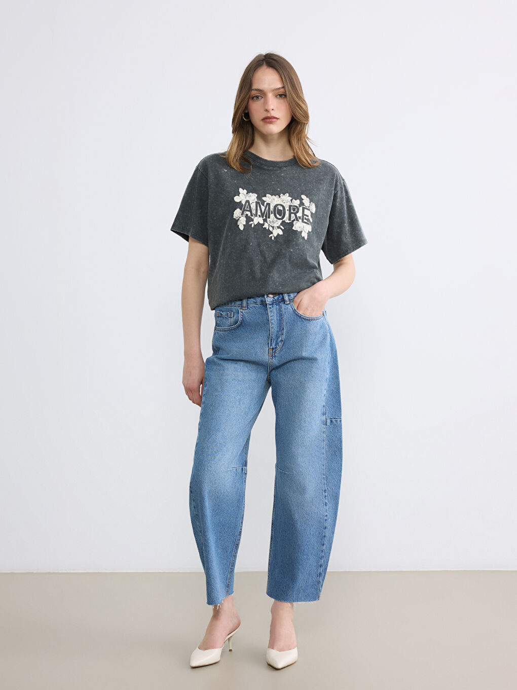 Antrasit Bisiklet Yaka Baskılı Kadın Tişört-1