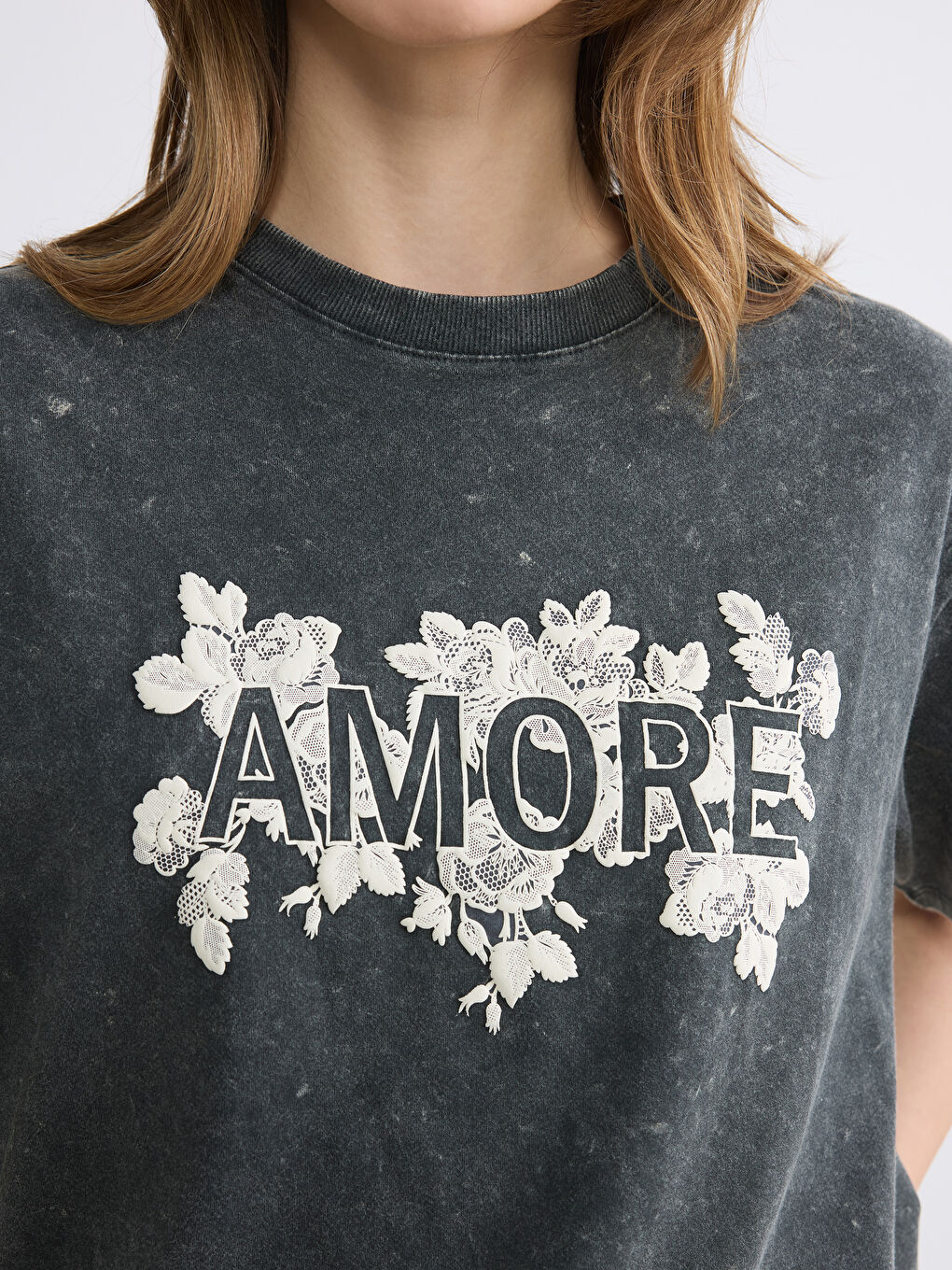 Antrasit Bisiklet Yaka Baskılı Kadın Tişört-2