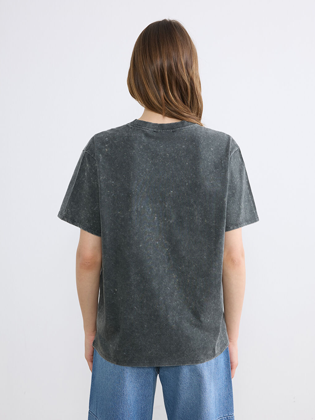 Antrasit Bisiklet Yaka Baskılı Kadın Tişört-3