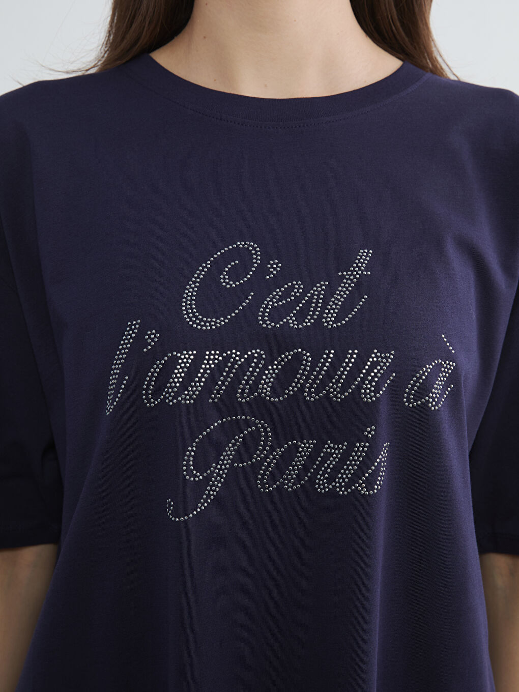 ქალი მუქი ლურჯი მაისურები და ზედები-1