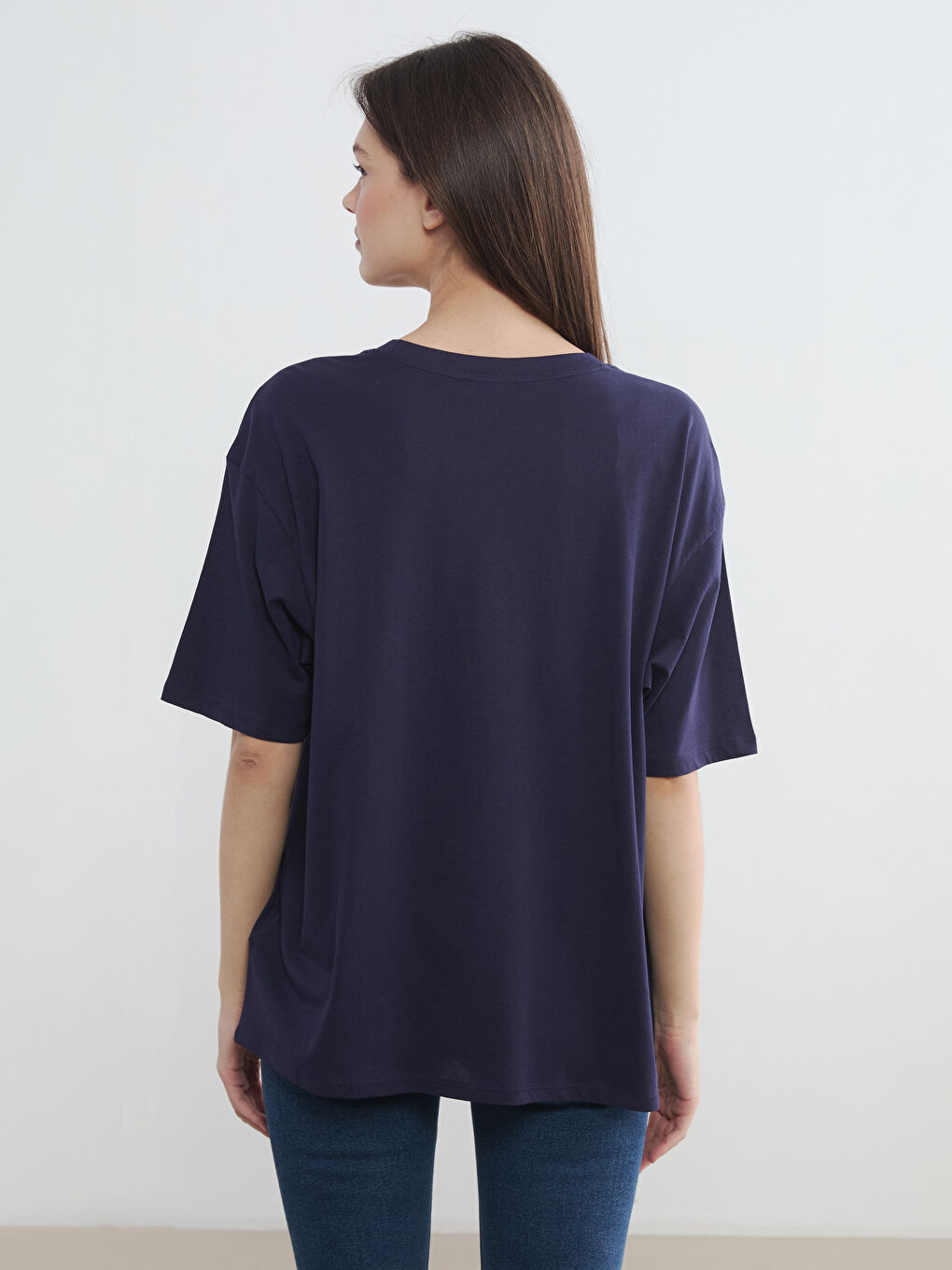 ქალი მუქი ლურჯი მაისურები და ზედები-2