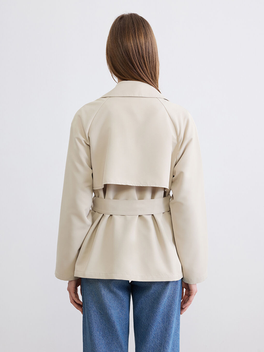 Bej Kruvaze Yaka Kuşaklı Kadın Trençkot-3