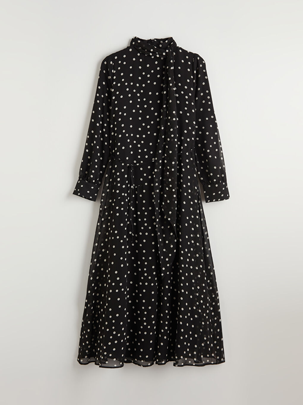 Siyah Dik Yaka Puantiyeli Kuşaklı A Kesim Elbise-3