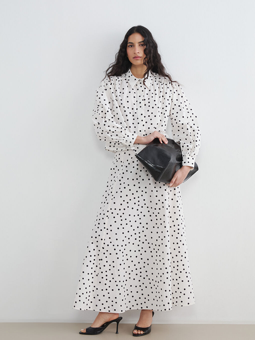 Ekru Beli Fermuarlı Puantiyeli Kloş Etek	