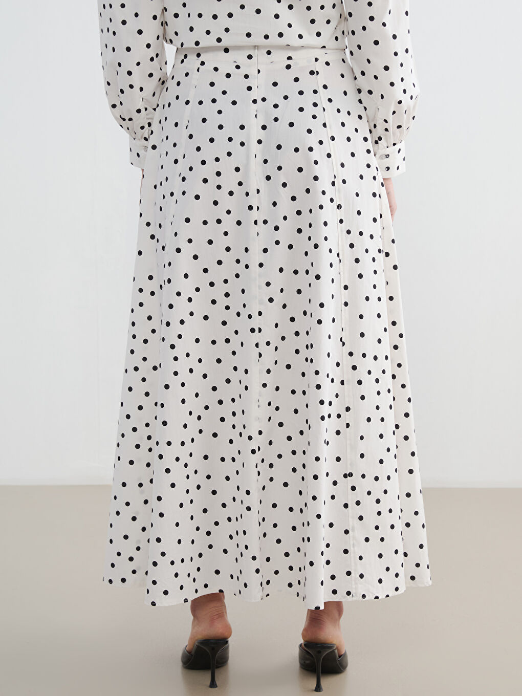 Ekru Beli Fermuarlı Puantiyeli Kloş Etek	-3