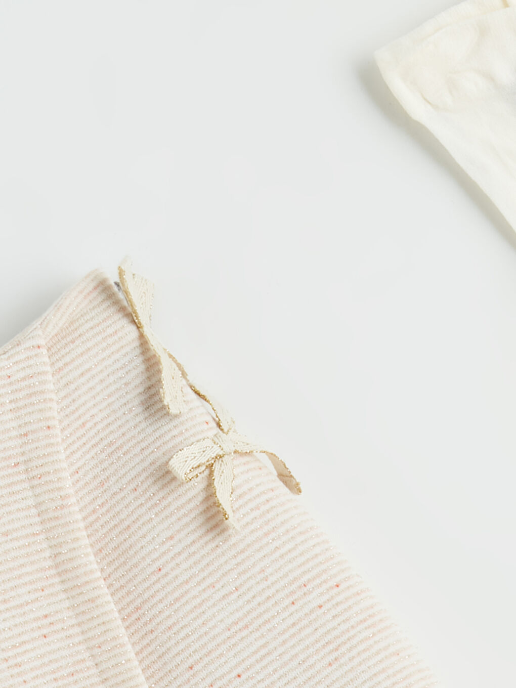 Sarı Çizgili Kız Çocuk Şort Etek ve Külotlu Çorap-3