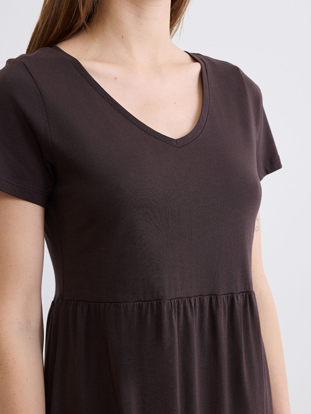 Kahverengi V Yaka Katkat Elbise-2